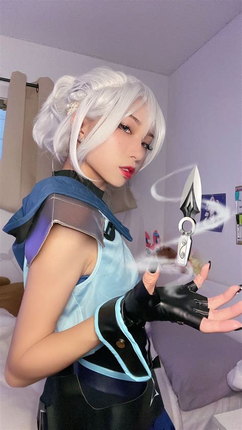 Vídeos pornôs com Valorant Cosplay 